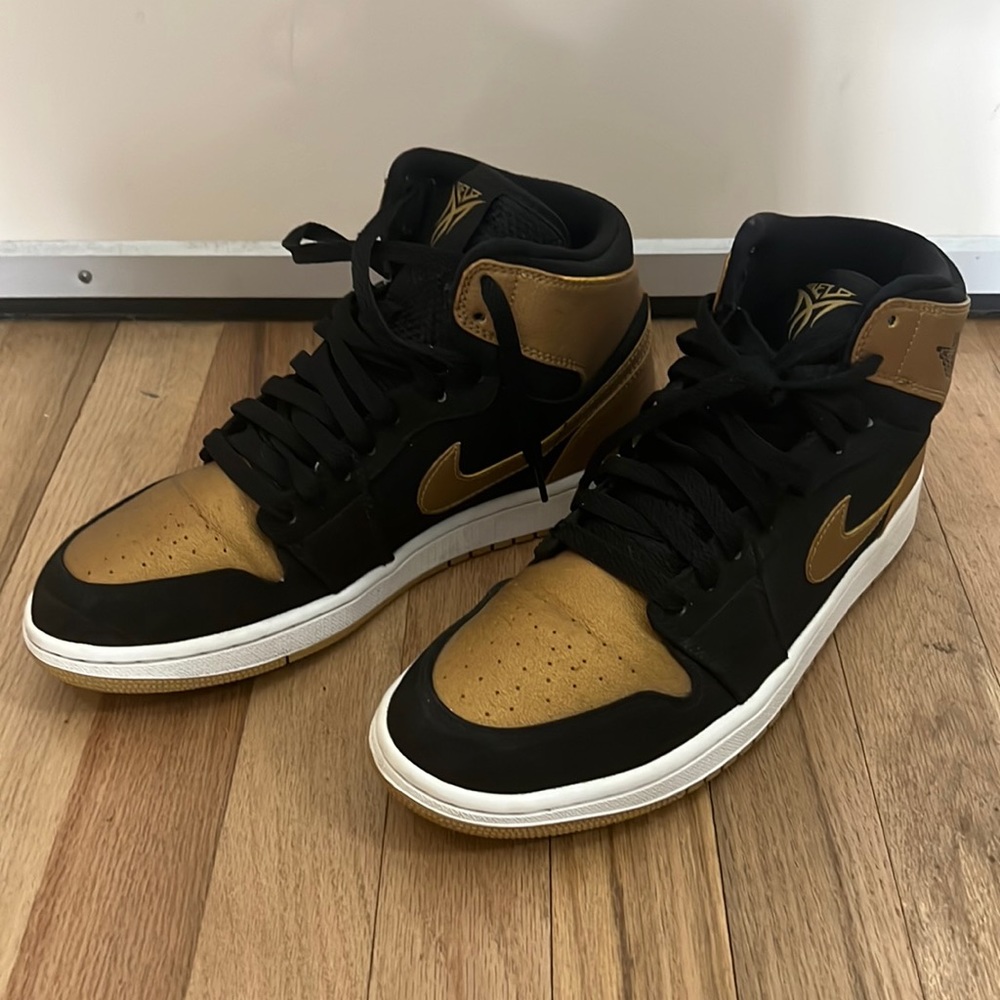 Air Jordan 1 Retro High “Melo”